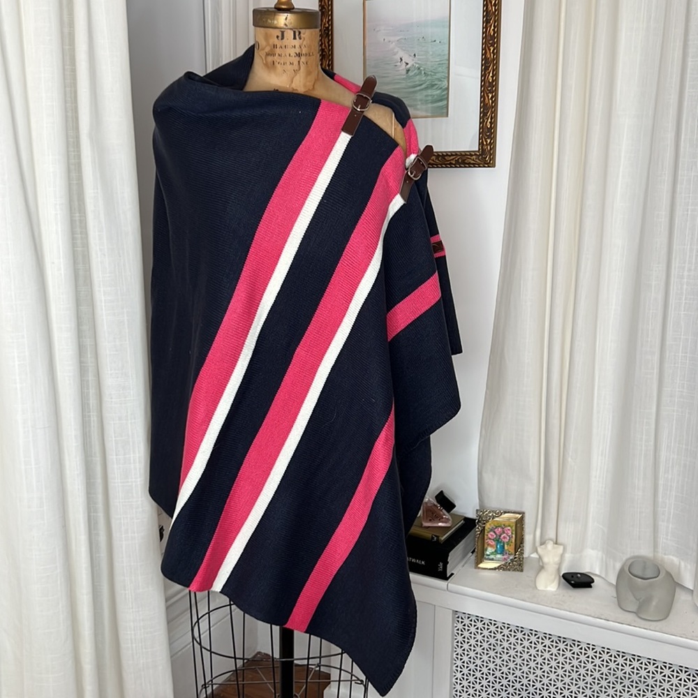 Women’s Sweater Shawl/ Poncho/ Wrap One Size EUC - Picture 3 of 6